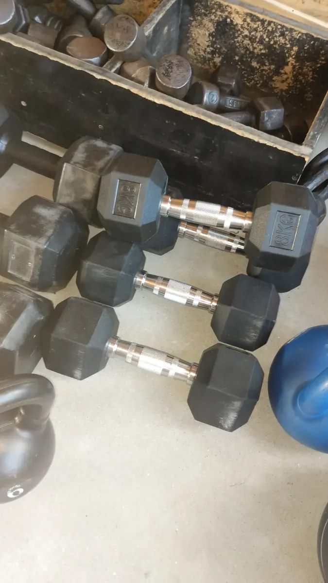Mancuernas hexagonales en rack